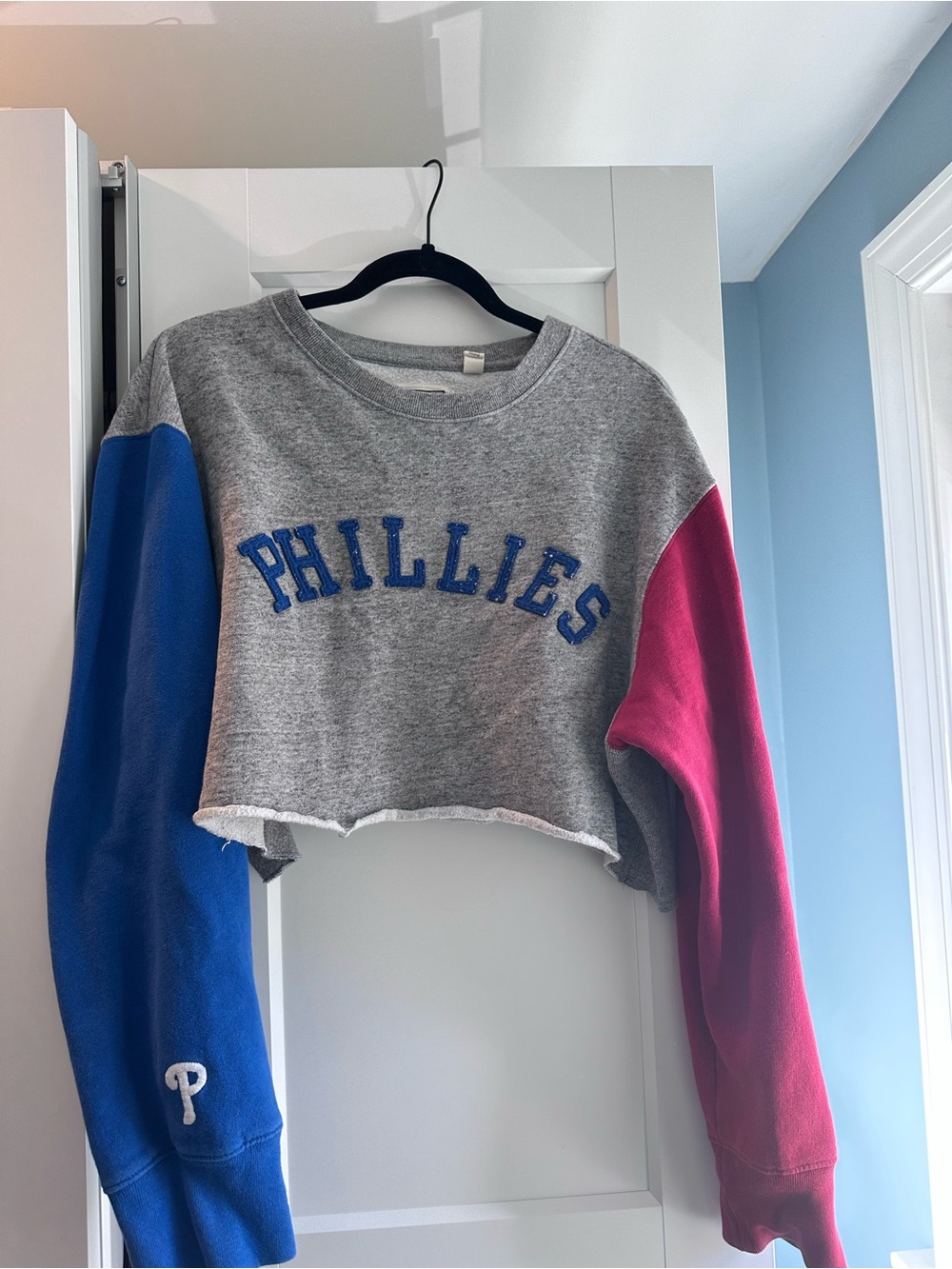 Phillies Colorblock Cropped Sweatshirt - Gray/Blue/Pink